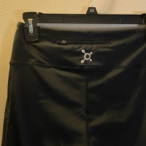 Orangetheory black Capri leggings